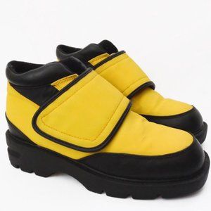 Thick yellow rain BOOTS 90 // vintage waterproof